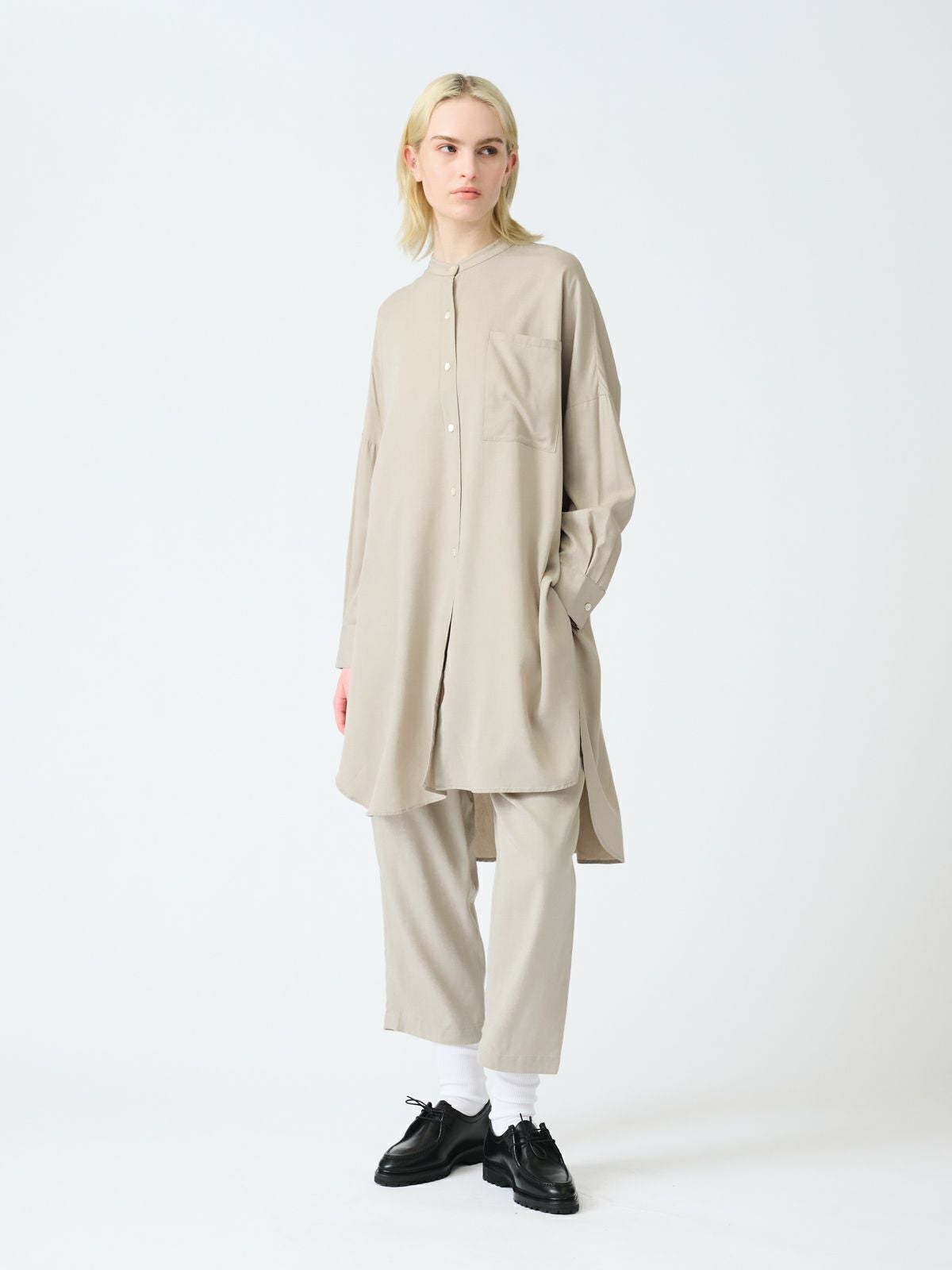 mizuiro ind バンドカラーロングシャツ｜ MARcourt ONLINE STORE