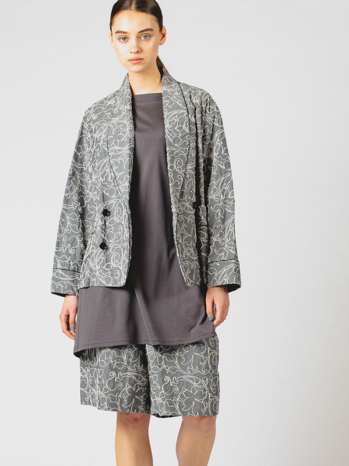 MIDIUMISOLID 刺繍ショールカラージャケット[A]｜ MARcourt ONLINE