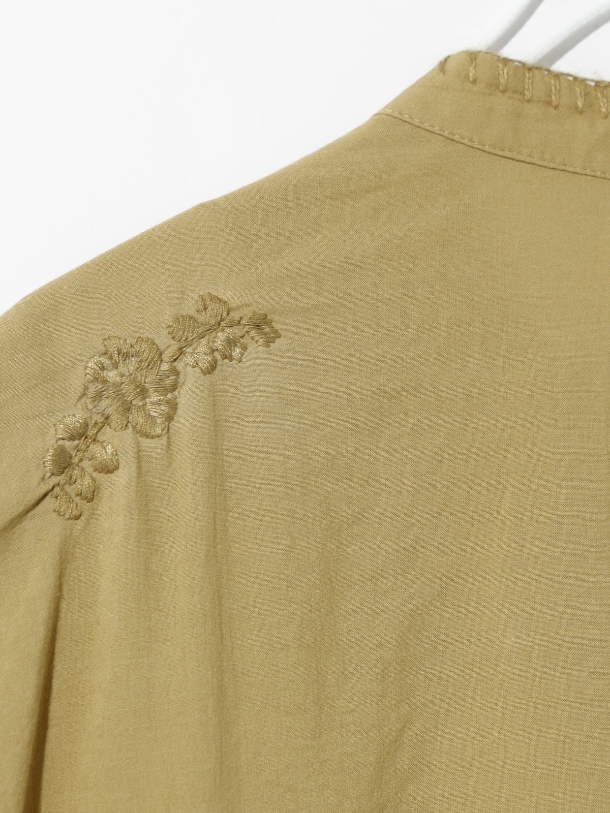 MIDIUMISOLID for Ladies 刺繍スタンドカラーワンピース[A]｜ MARcourt