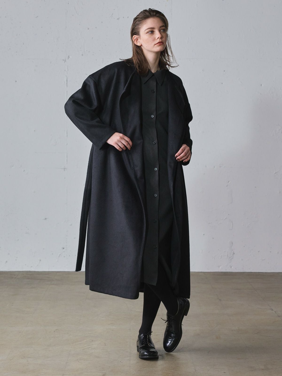 MIDIUMISOLID ベルト付きロングドレープコート｜ MARcourt ONLINE