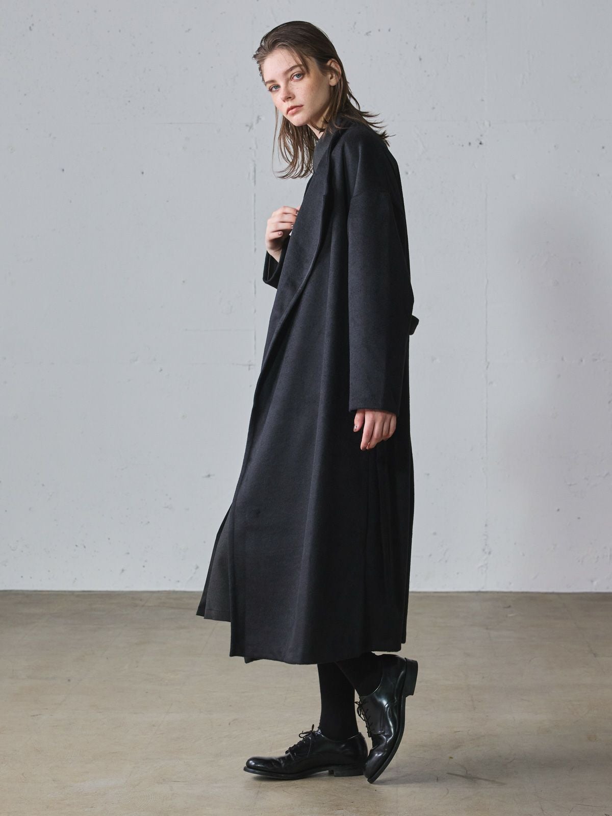 MIDIUMISOLID ベルト付きロングドレープコート｜ MARcourt ONLINE