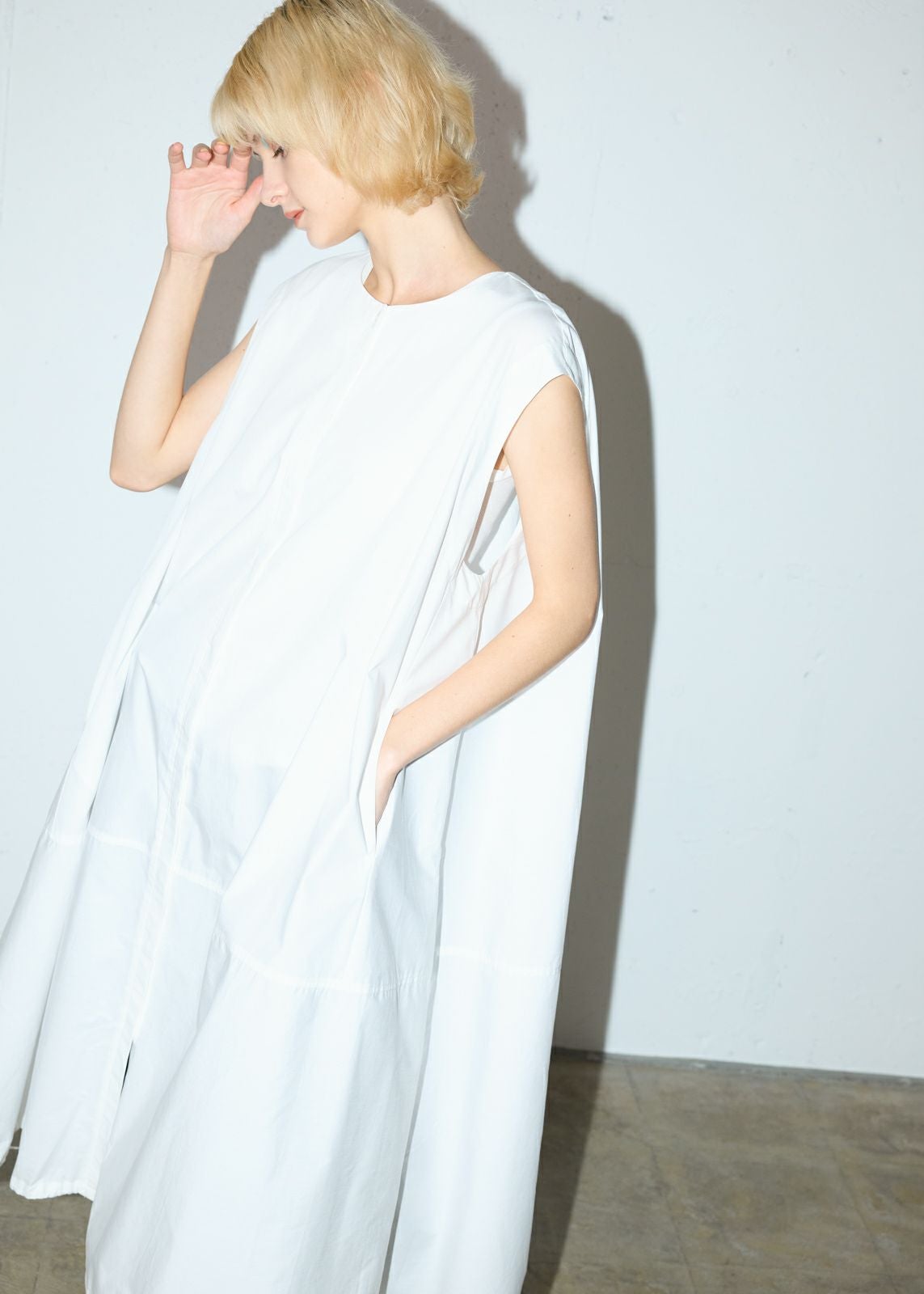 MIDIUMISOLID for Ladies ノースリーブバルーンワンピース[A