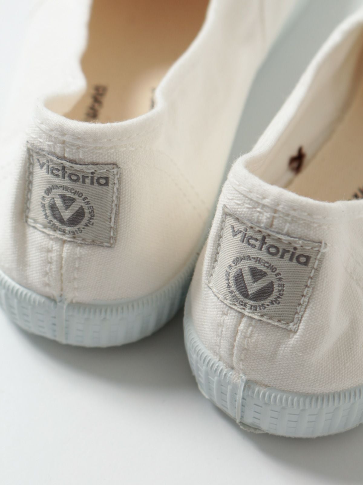 Victoria キャンバススニーカー (106623)【3-8296】｜ MARcourt ONLINE