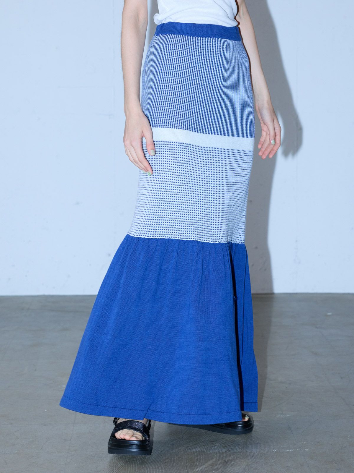 MIDIUMISOLID for Ladies バイアスカットジャカードコクーンスカート