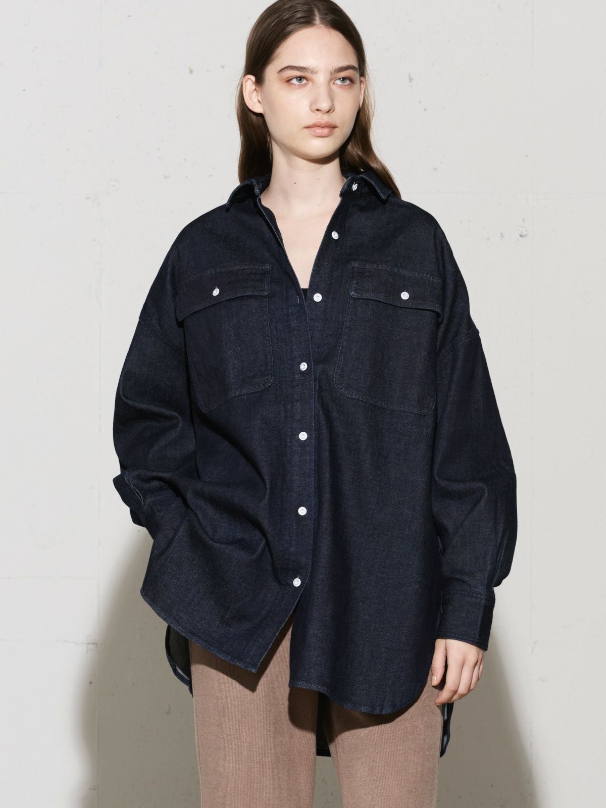 MIDIUMISOLID x Healthy DENIM ビッグシャツ Almond｜ MARcourt ONLINE