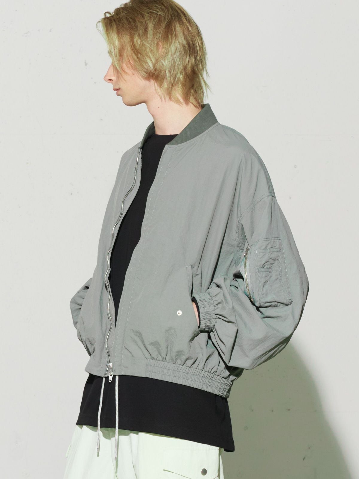 MIDIUMISOLID Men's ナイロンショートボンバージャケット【3-1118