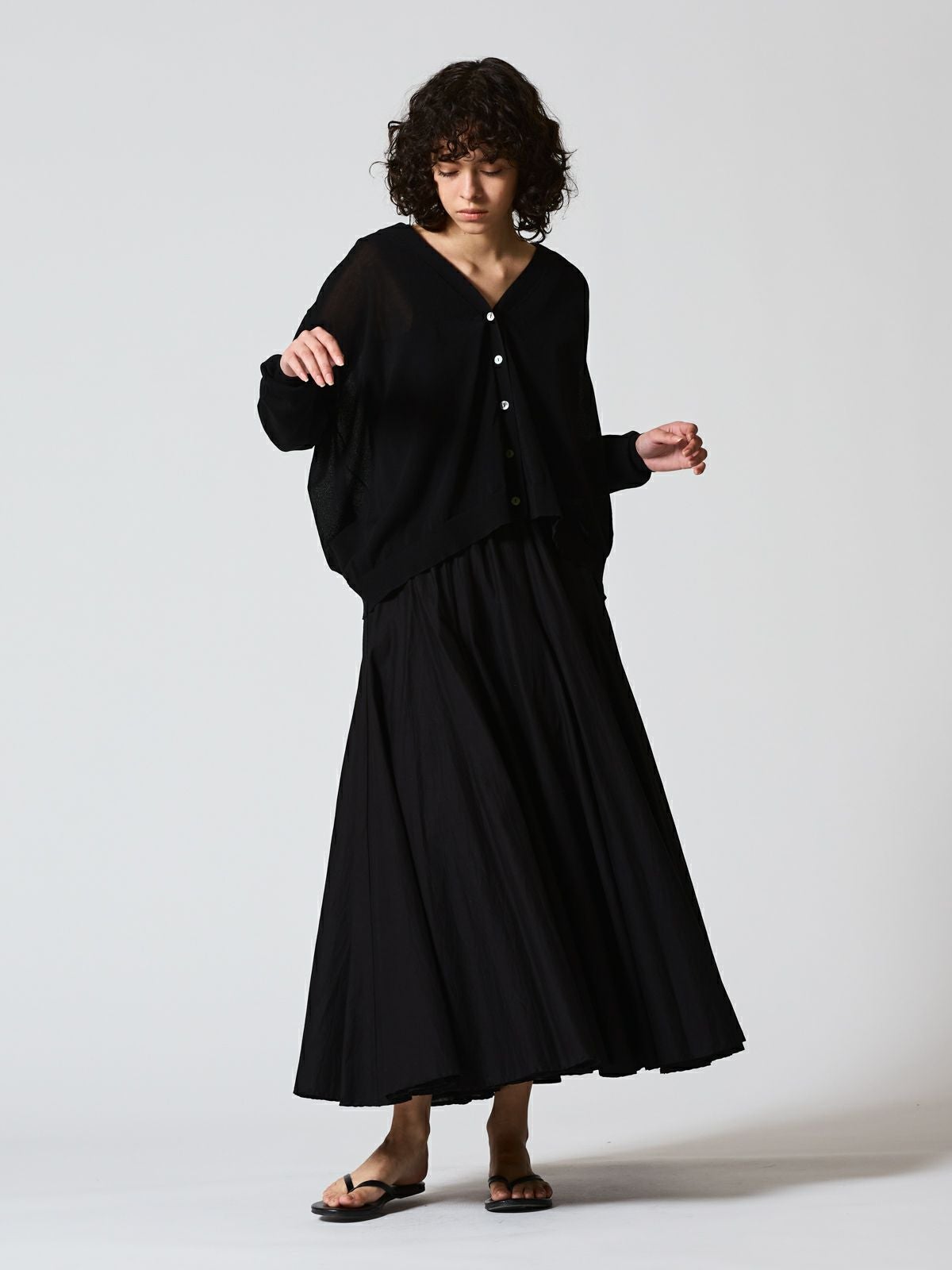 mizuiro ind ハイゲージVネックカーディガン｜ MARcourt ONLINE STORE