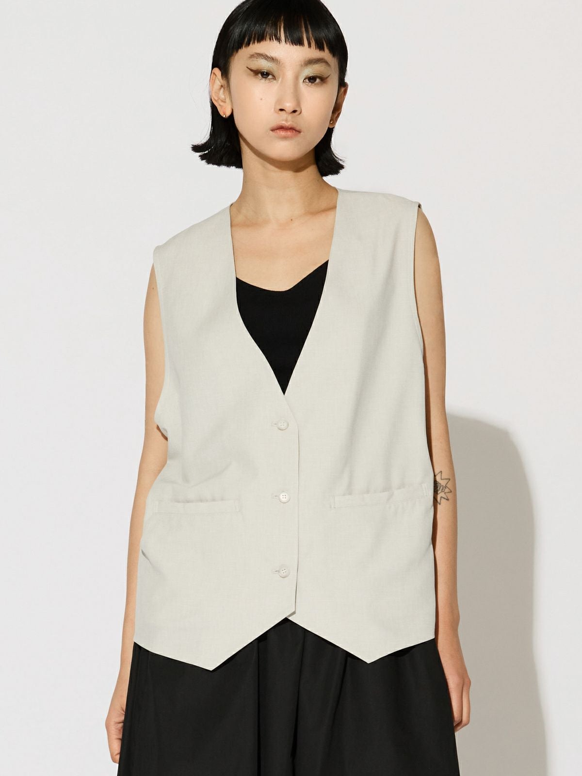 【MIDIUMISOLID】25SS 2-132202 Aラインノーカラーロングジレベスト MIDIUMISOLID for Ladies Aラインノーカラーロングジレ[A]｜ MARcourt