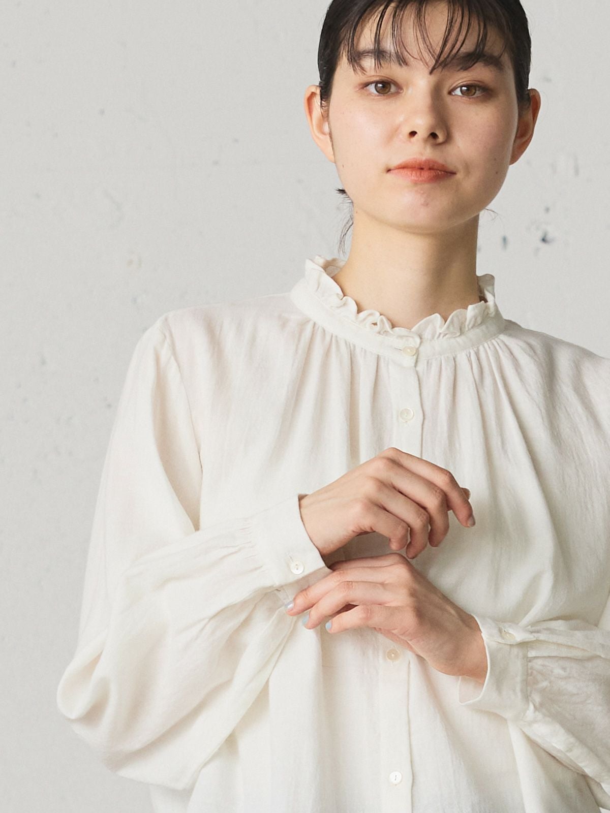 MidiUmi フリルカラーギャザーネックシャツ｜ MARcourt ONLINE STORE