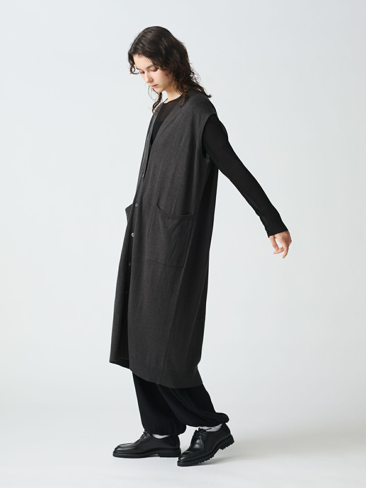 mizuiro ind Vネックロングベスト｜ MARcourt ONLINE STORE