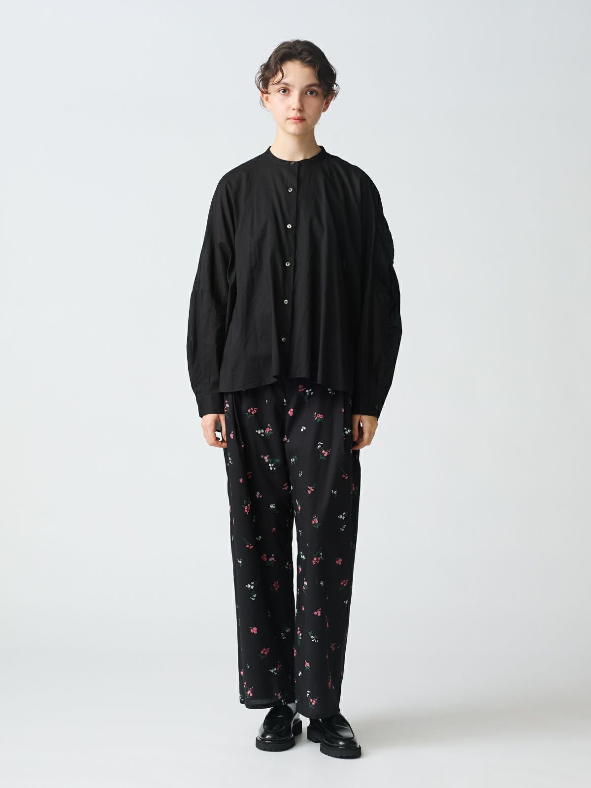 【超美品】8YARDS ♪ERITSUKI HYBRIDシャツ M 黒 mizuiro ind スモールフラワープリントパンツ｜ MARcourt ONLINE STORE