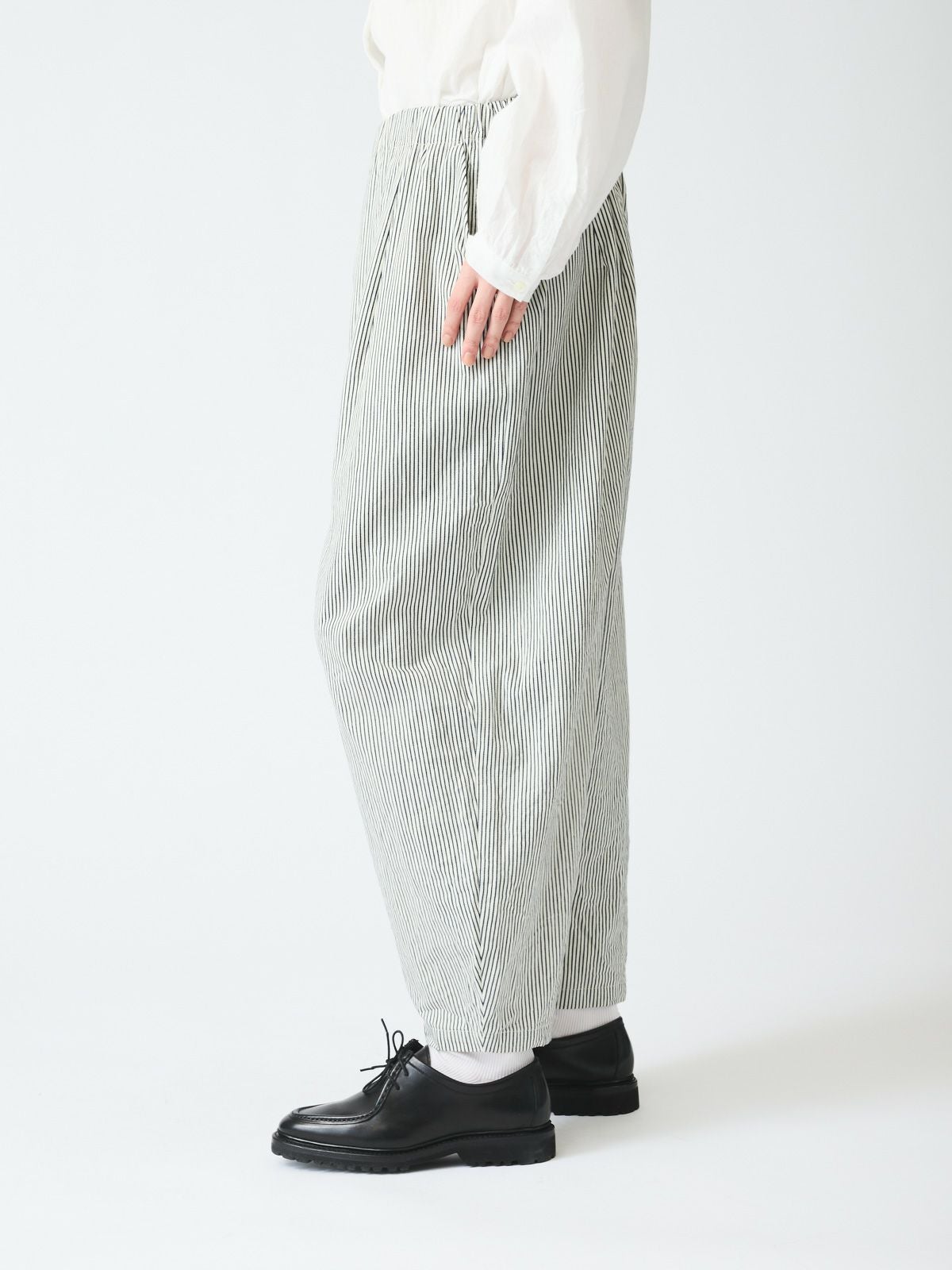 mizuiro ind ヒッコリーワイドテーパードパンツ｜ MARcourt ONLINE