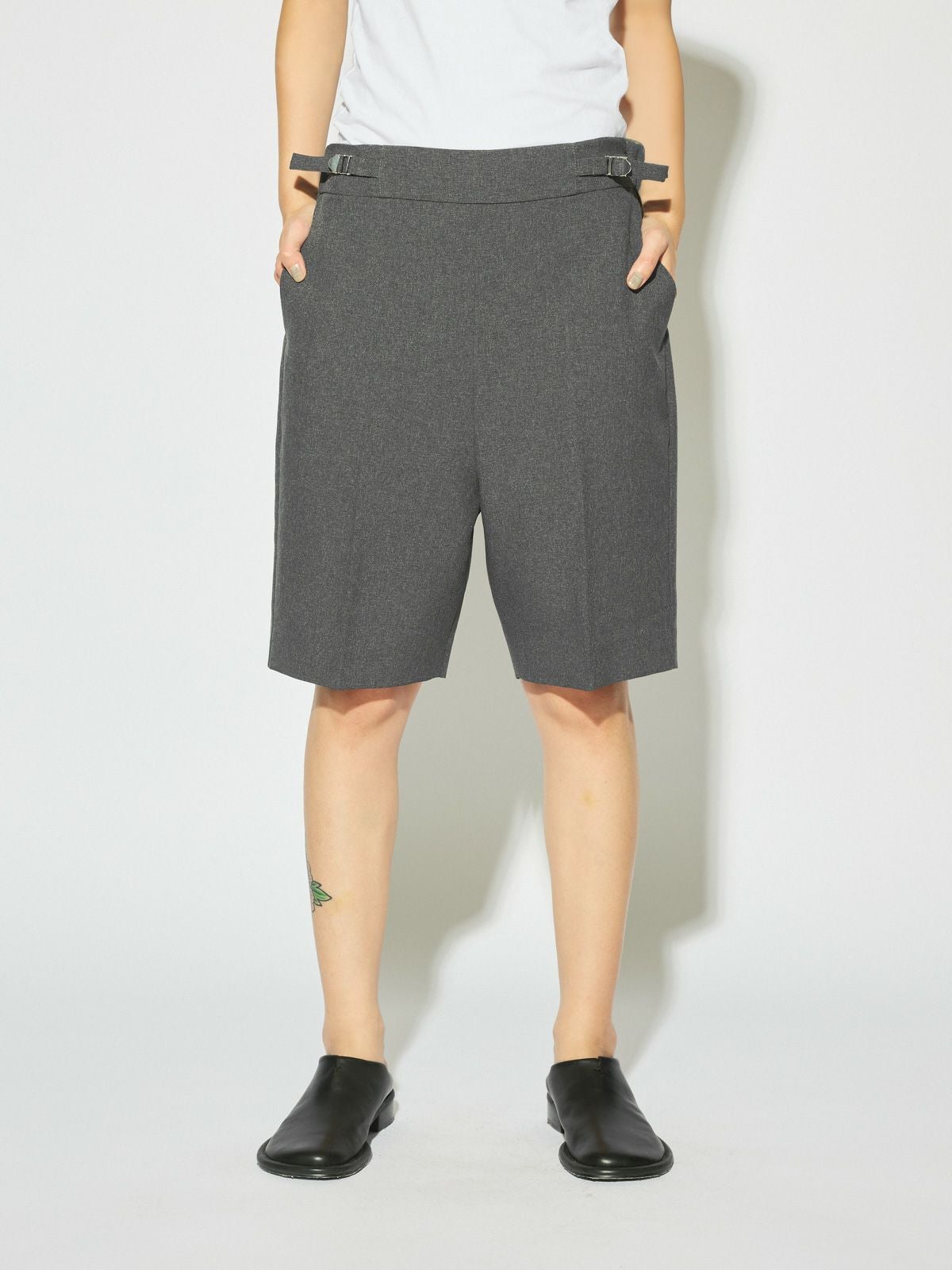 MIDIUMISOLID for Ladies センタープレスショートパンツ｜ MARcourt