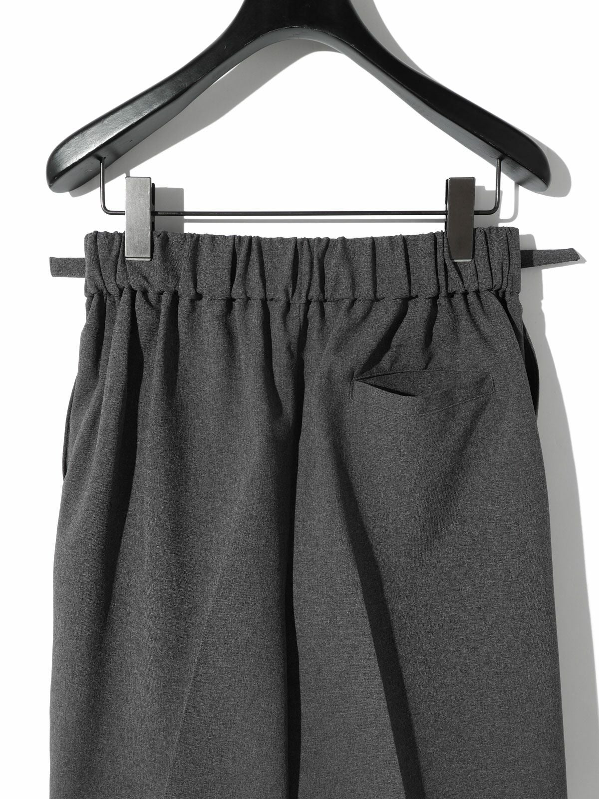 MIDIUMISOLID for Ladies センタープレスショートパンツ｜ MARcourt