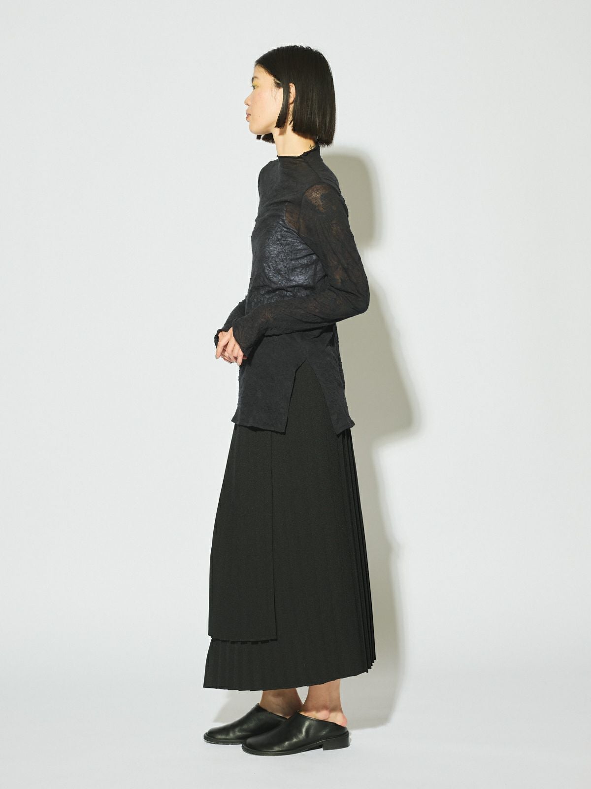MIDIUMISOLID for Ladies アシンメトリーヘムラッププリーツスカート[A