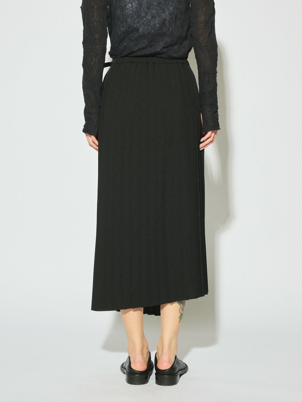 MIDIUMISOLID for Ladies アシンメトリーヘムラッププリーツスカート[A