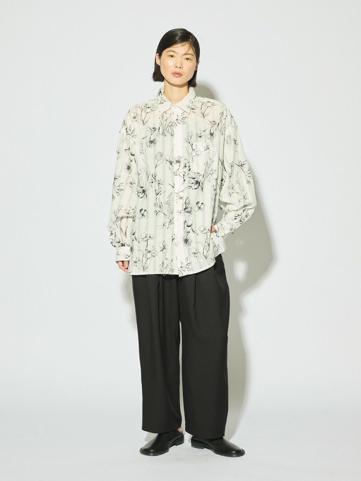 MIDIUMISOLID for Ladies タックワイドイージーパンツ｜ MARcourt
