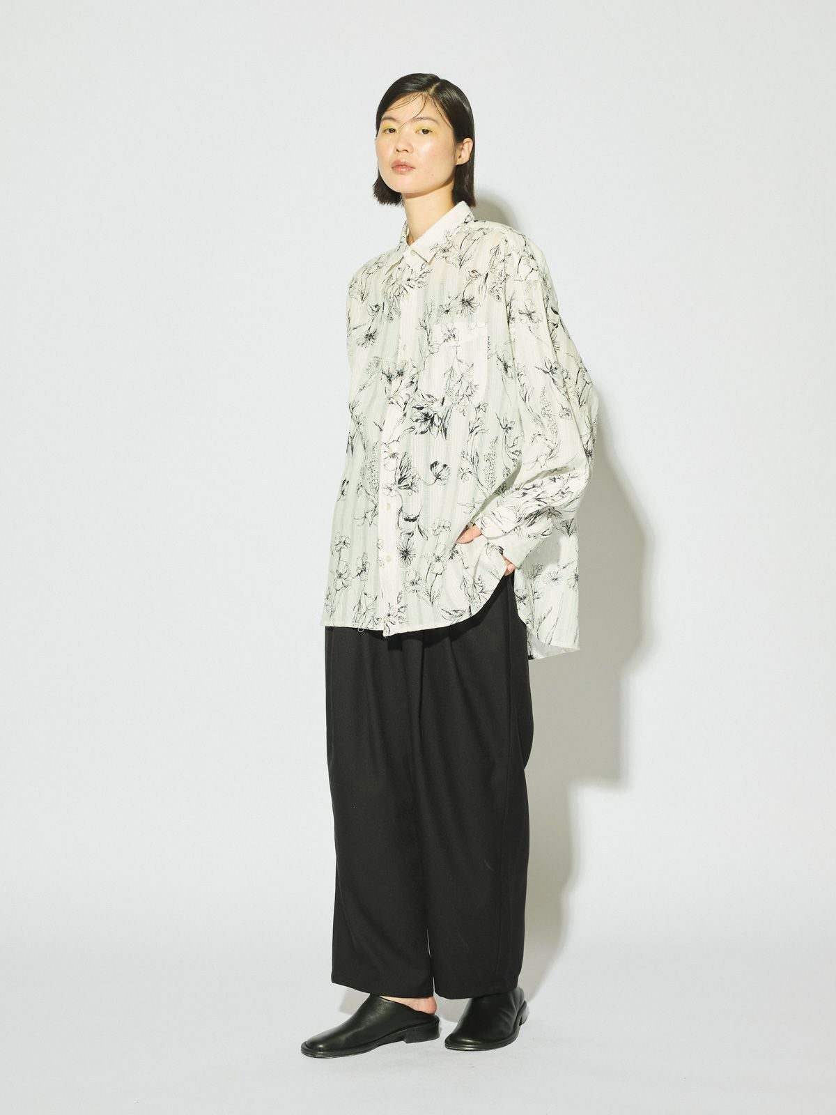 MIDIUMISOLID for Ladies タックワイドイージーパンツ｜ MARcourt