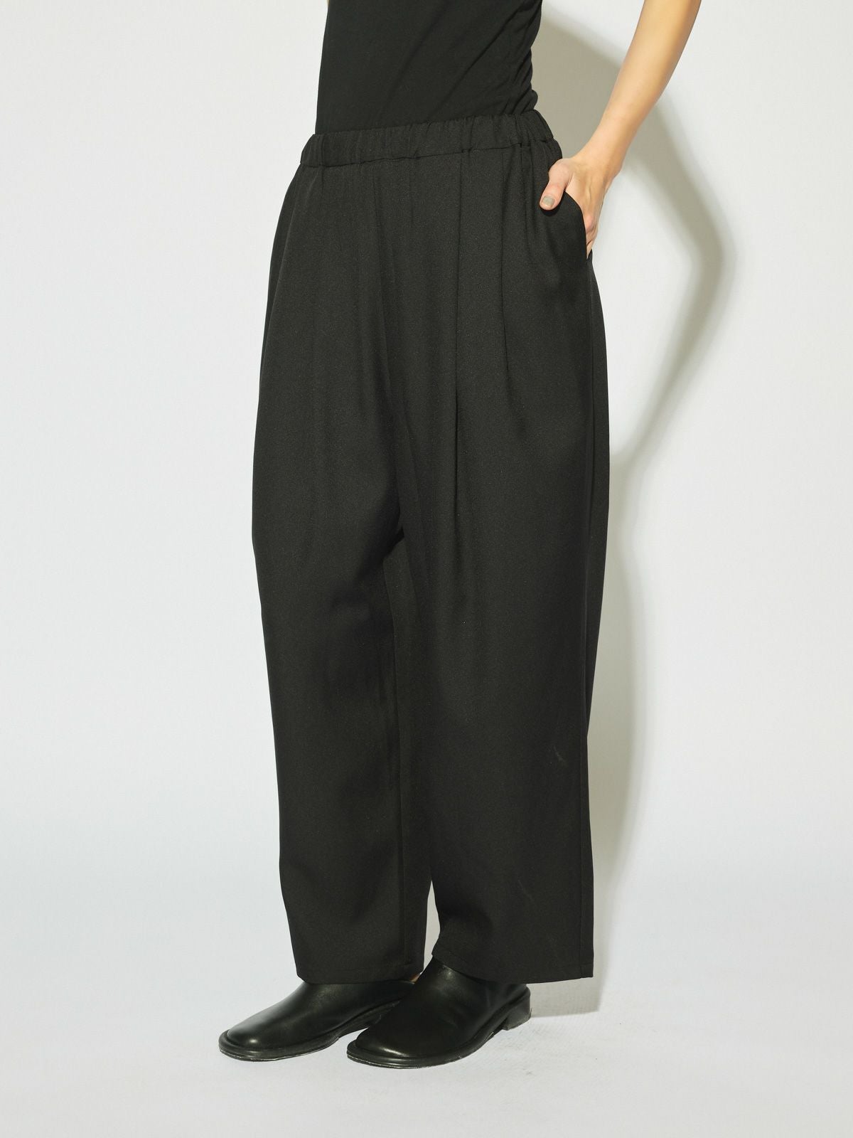 MIDIUMISOLID for Ladies タックワイドイージーパンツ｜ MARcourt