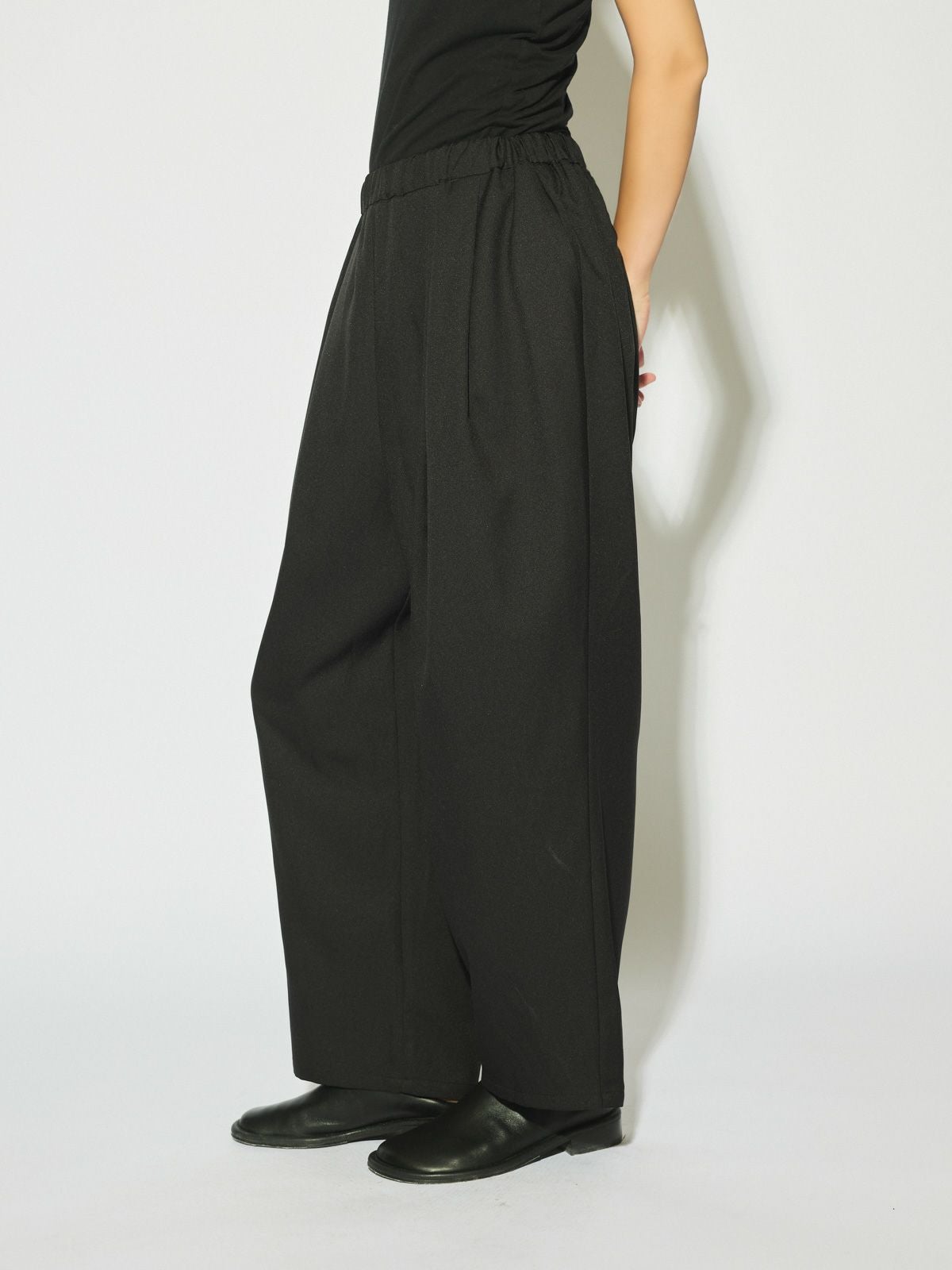 MIDIUMISOLID for Ladies タックワイドイージーパンツ｜ MARcourt