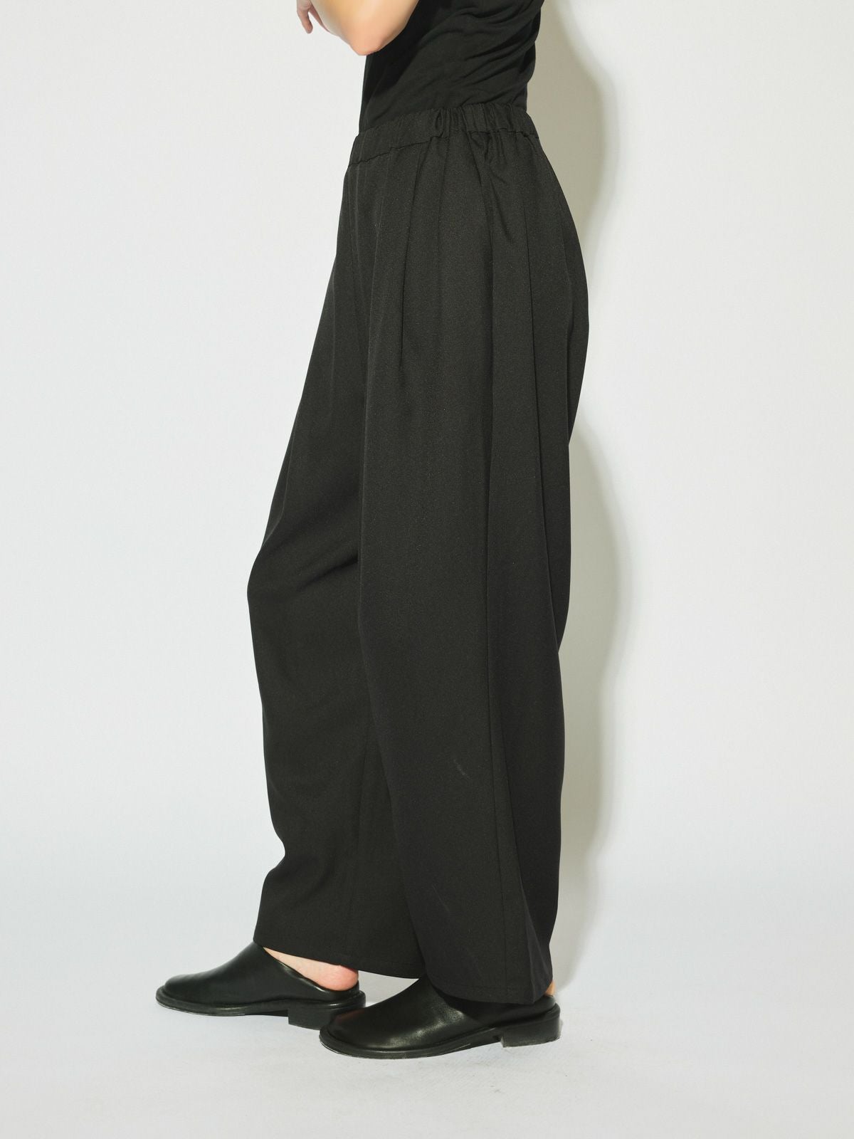 MIDIUMISOLID for Ladies タックワイドイージーパンツ｜ MARcourt