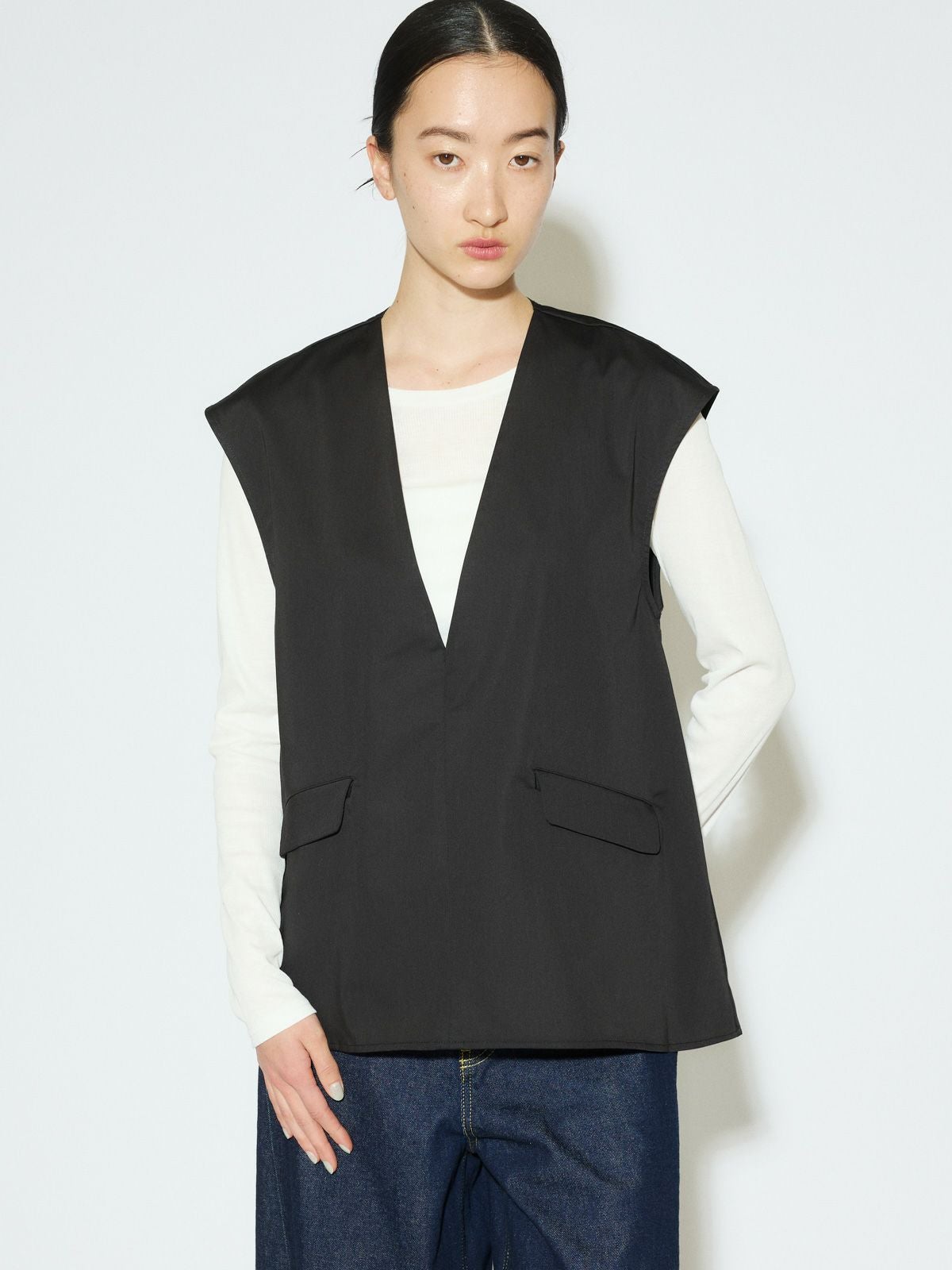 mutu Vネック ノースリーブベスト 新品未使用 MIDIUMISOLID for Ladies Vネックノースリーブプルオーバー[A