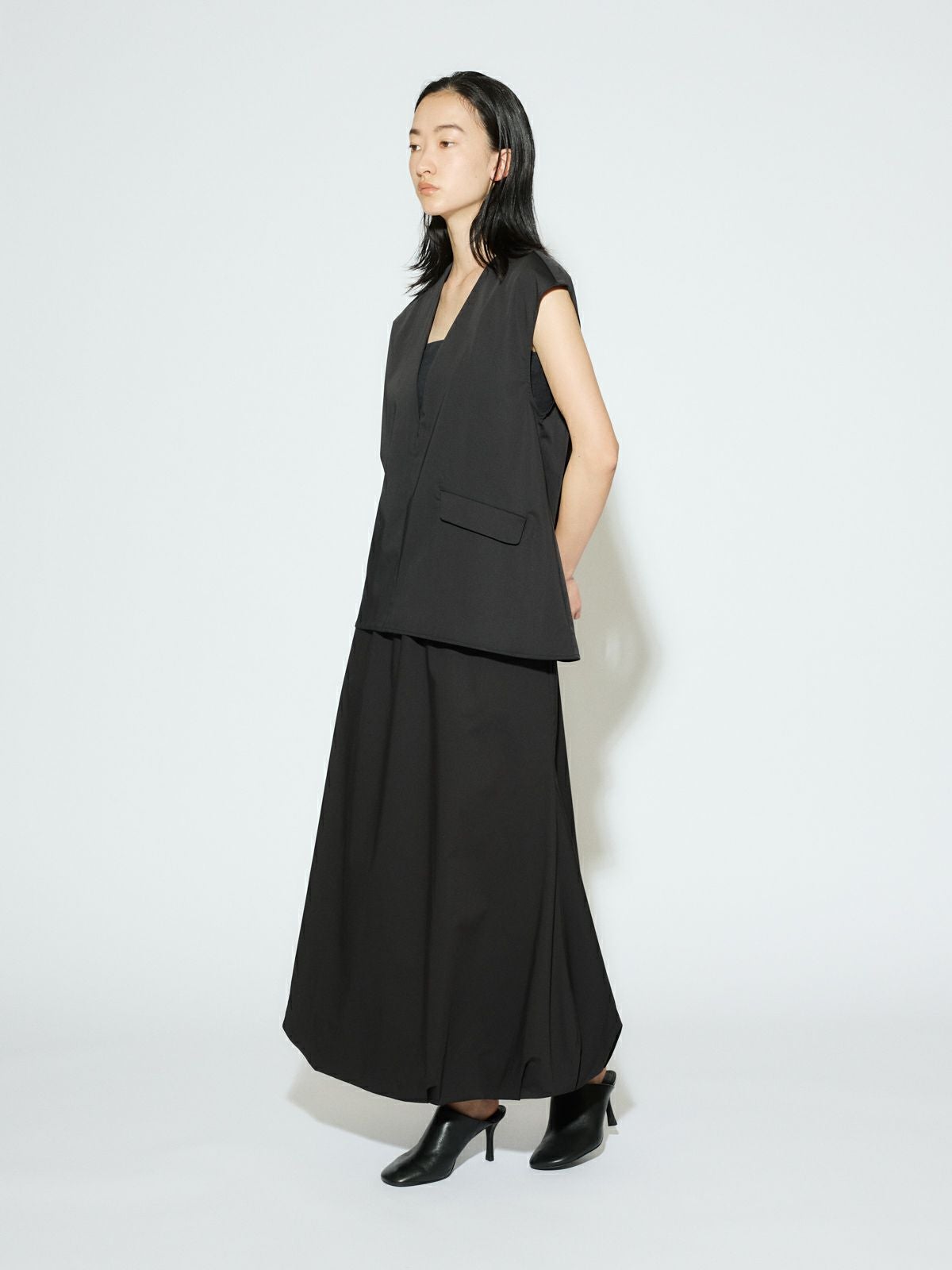 MIDIUMISOLID for Ladies Vネックノースリーブプルオーバー[A