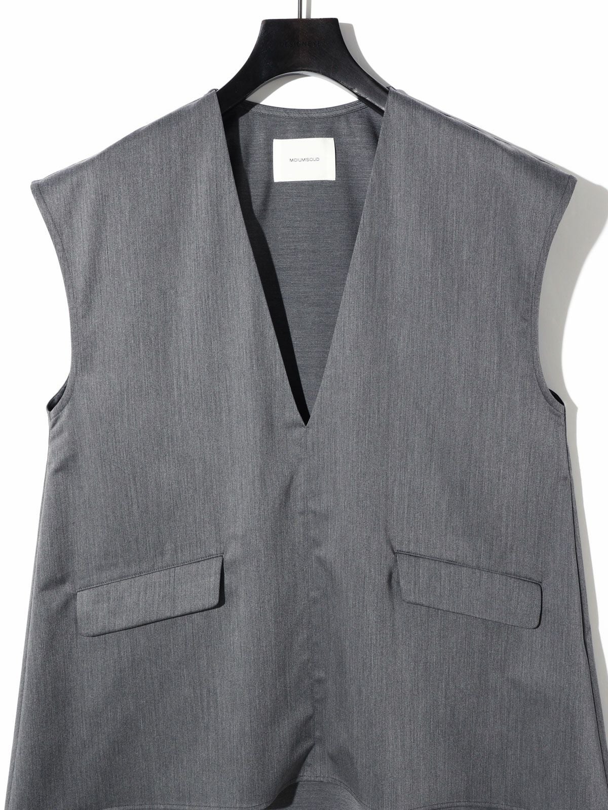 MIDIUMISOLID for Ladies Vネックノースリーブプルオーバー[A