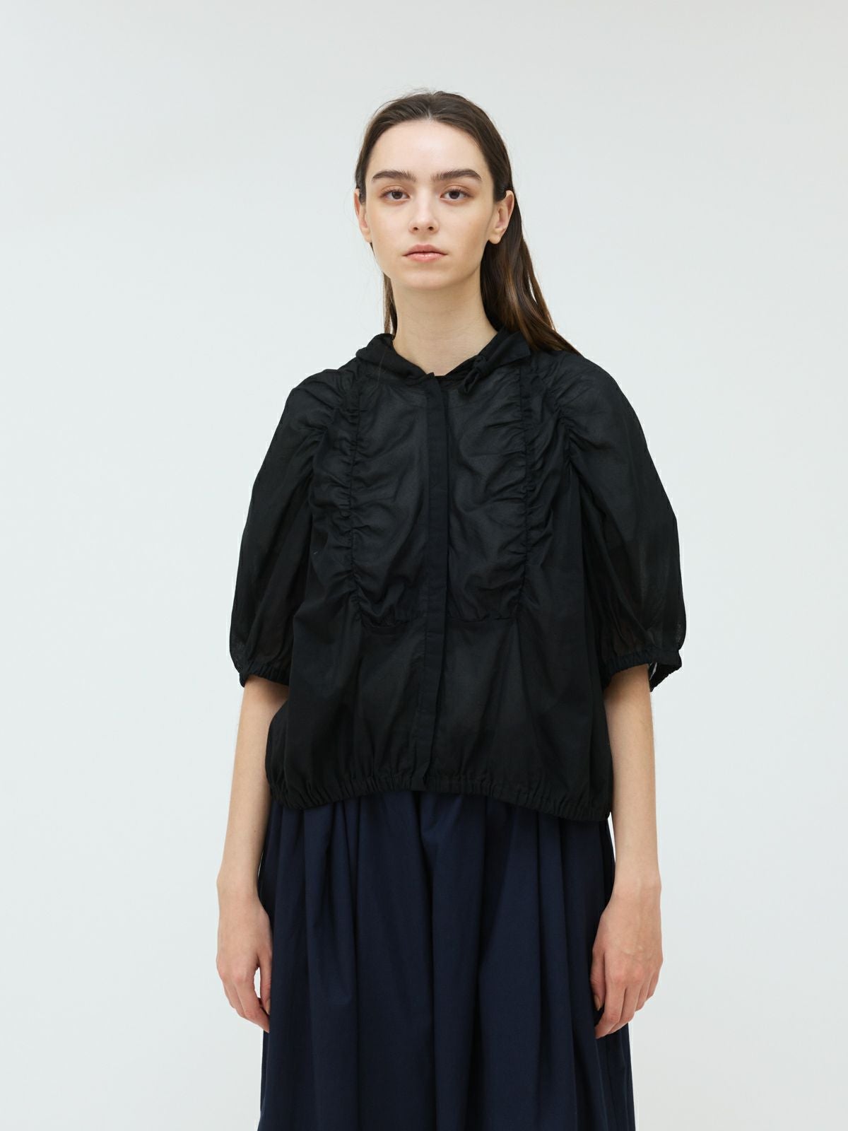 mizuiro ind ギャザーフード付きシャツ｜ MARcourt ONLINE STORE