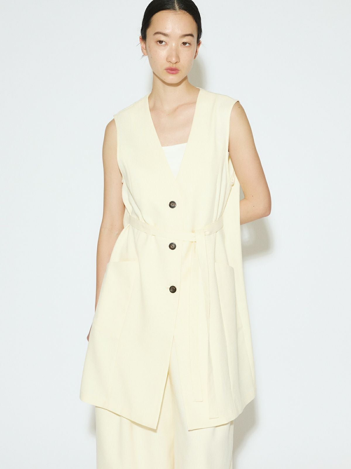 【MIDIUMISOLID】25SS 2-132202 Aラインノーカラーロングジレベスト MIDIUMISOLID for Ladies Aラインノーカラーロングジレ[A]｜ MARcourt