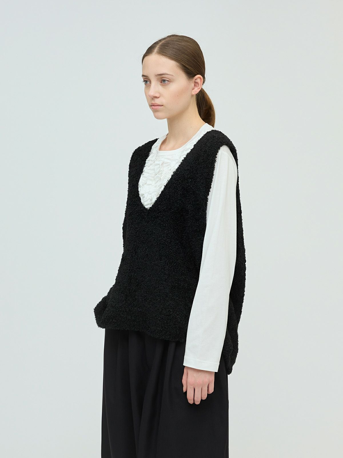 mizuiro ind へアリーVネックベスト｜ MARcourt ONLINE STORE