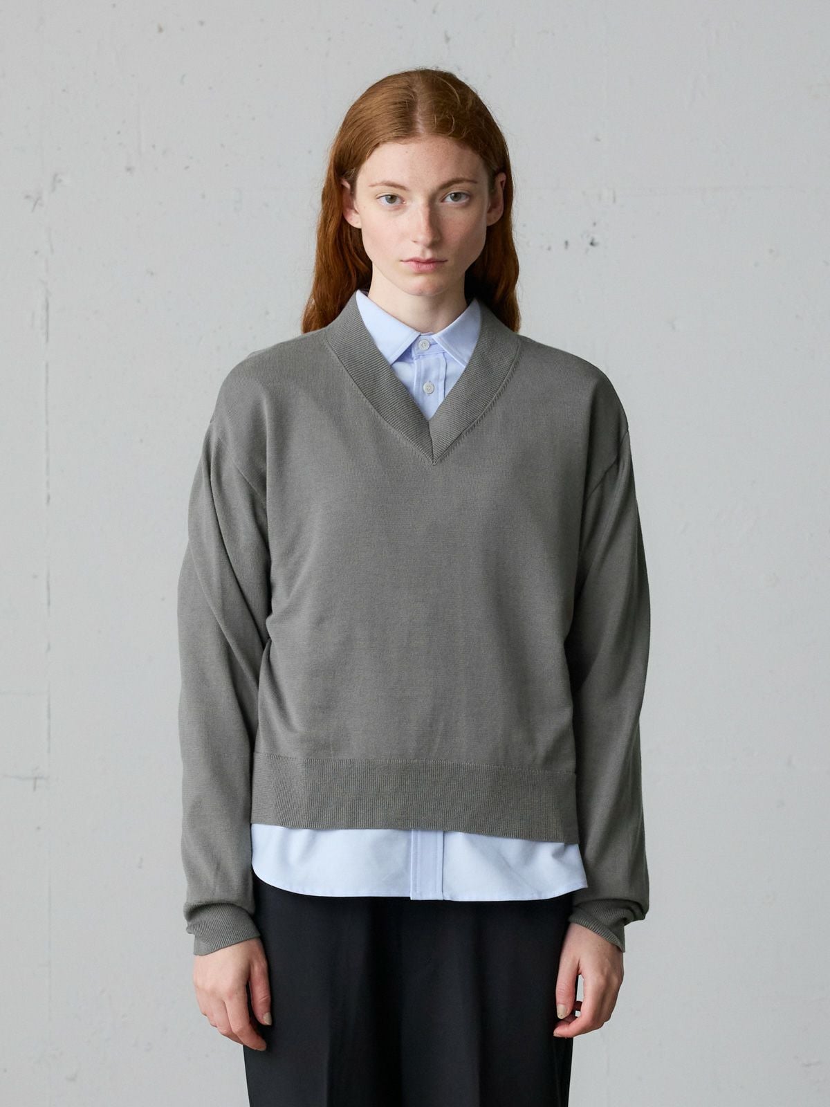 MidiUmi Vネックニットプルオーバー｜ MARcourt ONLINE STORE