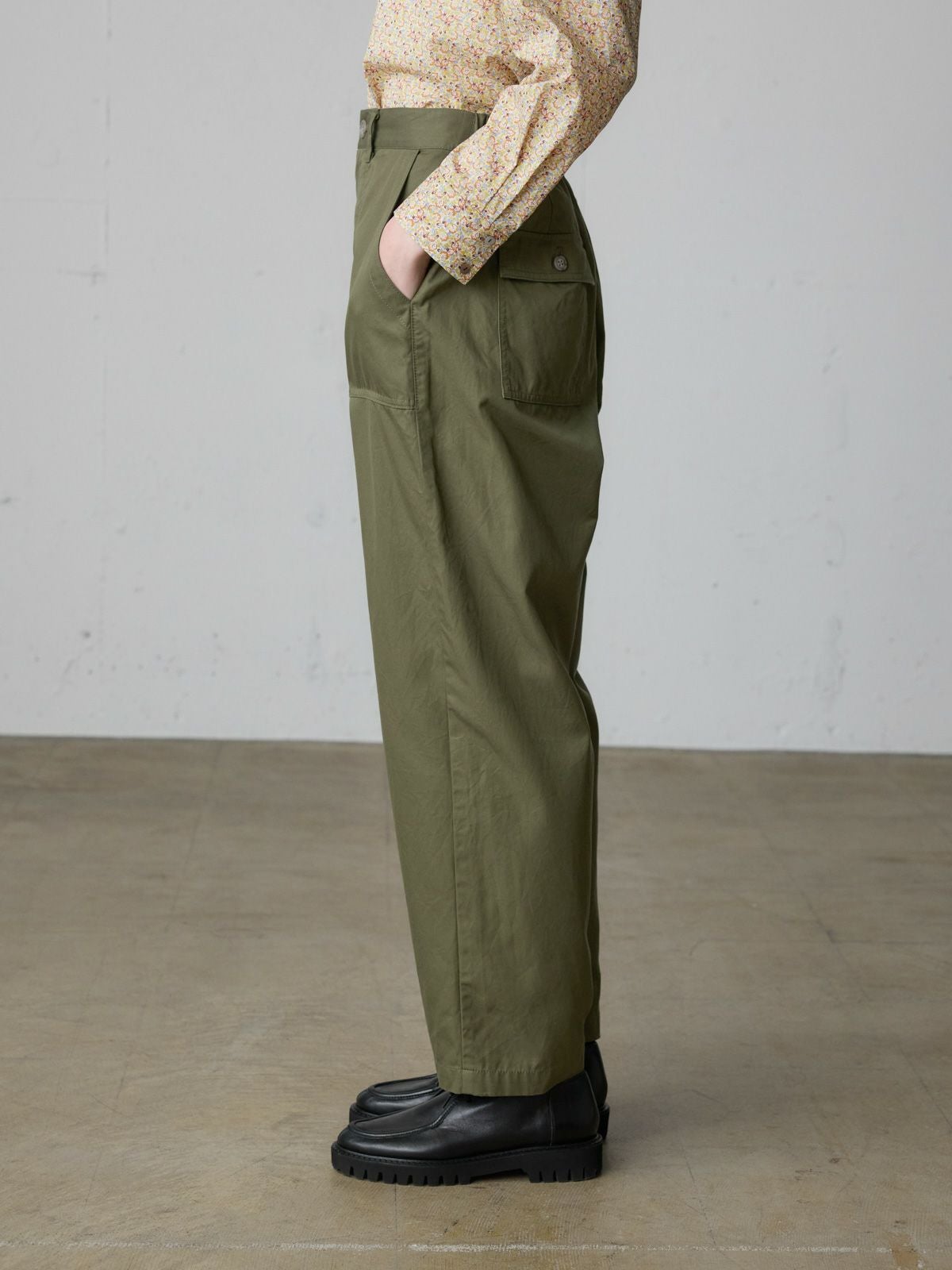 メリーカーキベージュ1 MidiUmi ベイカーストレートパンツ｜ MARcourt ONLINE STORE