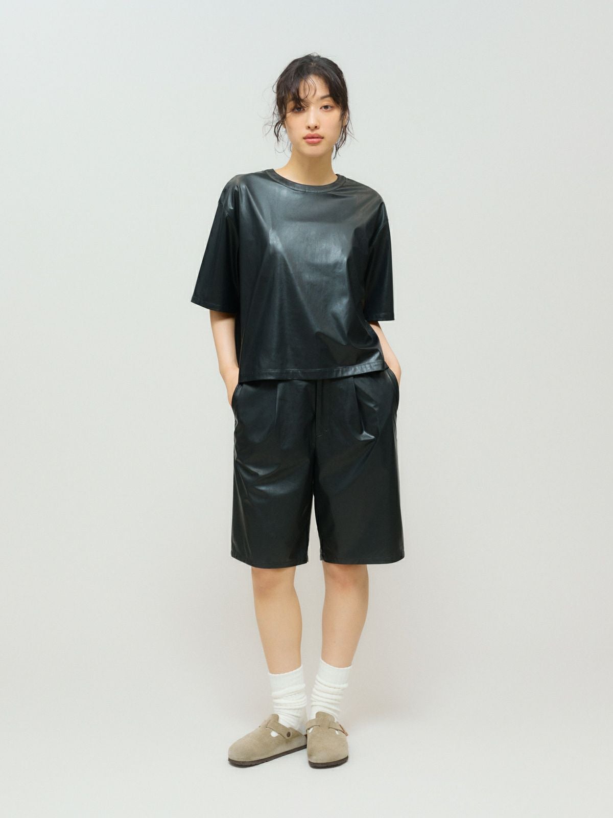 【希少】NO MAKE 馬革 レザーショートパンツ 黒 W82 本革 ショッピングゴー shoppinggo ボードショートパンツ レディース