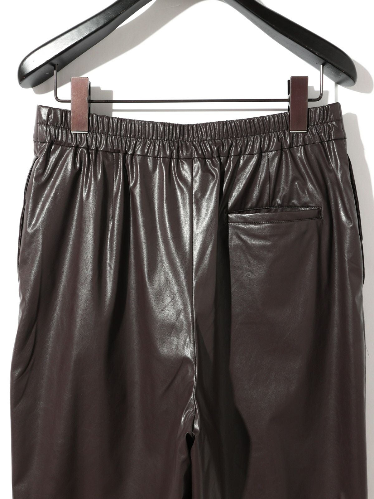 MIDIUMISOLID for Ladies シンセティックレザーショートパンツ[A