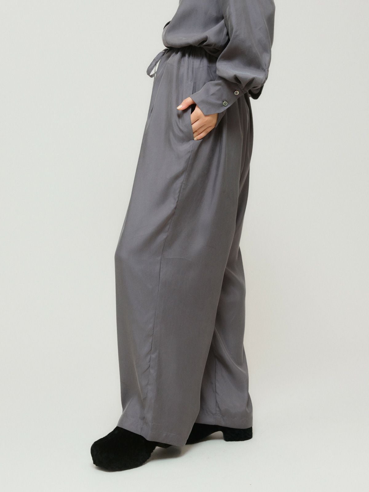 MIDIUMISOLID for Ladies リラックスキュプラパンツ｜ MARcourt ONLINE