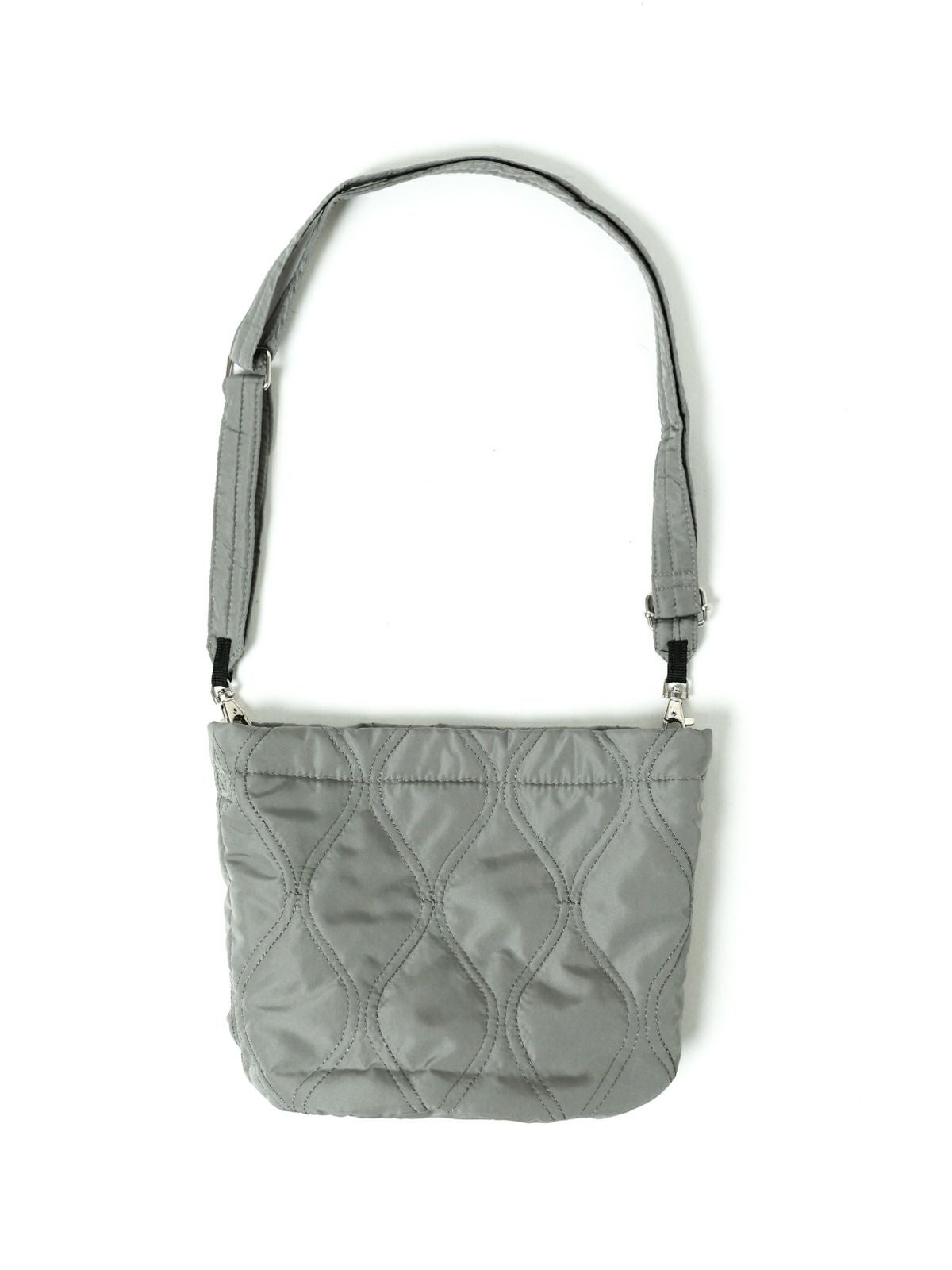 miumiu キルティング ミニショルダーバッグ ライトブルー　美品 MidiUmi キルティングミニショルダーバッグ｜ MARcourt ONLINE STORE