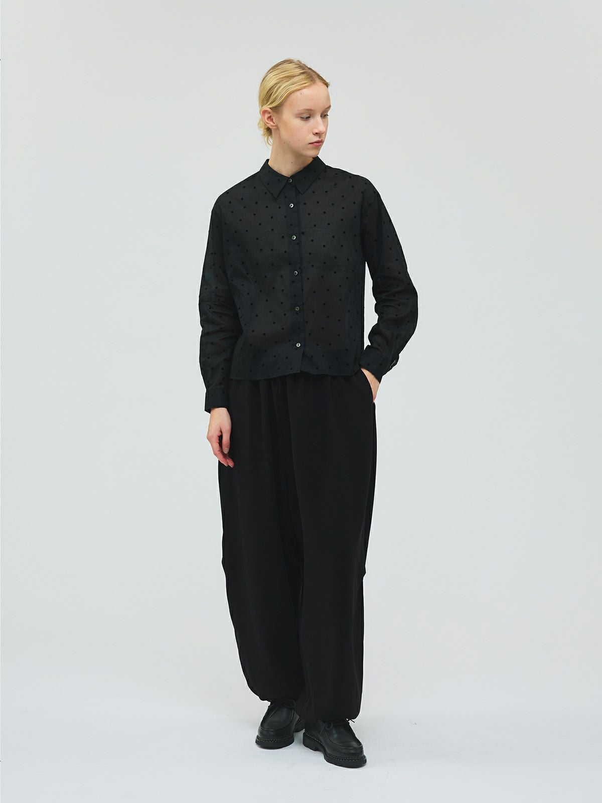 mizuiro ind フロッキードットプリントシャツ｜ MARcourt ONLINE STORE