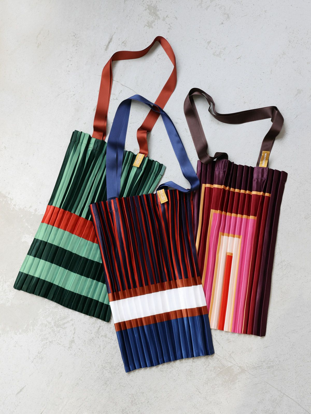 MULTITUDES TOTE BAG-サテンプリーツトートバッグ｜ MARcourt ONLINE
