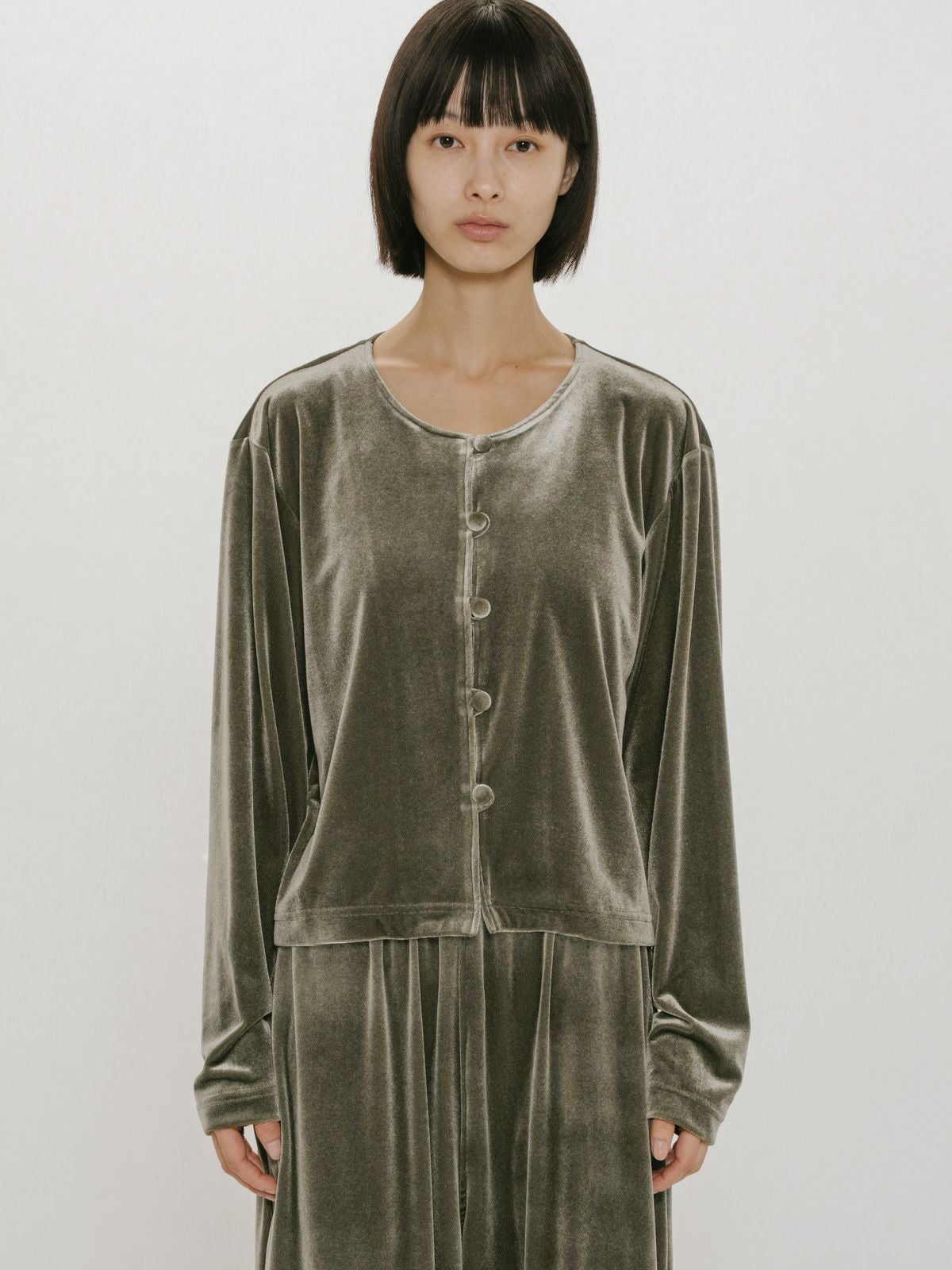 MIDIUMISOLID for Ladies クルーネックベロアカーディガン｜ MARcourt