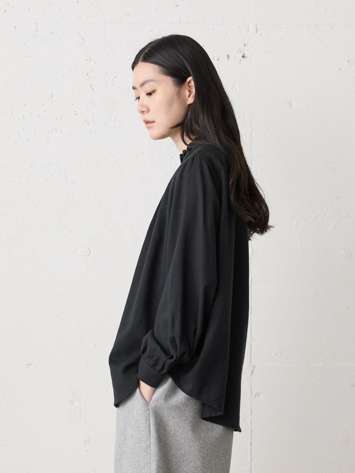 MidiUmi フリルカラーギャザーネックシャツ｜ MARcourt ONLINE STORE