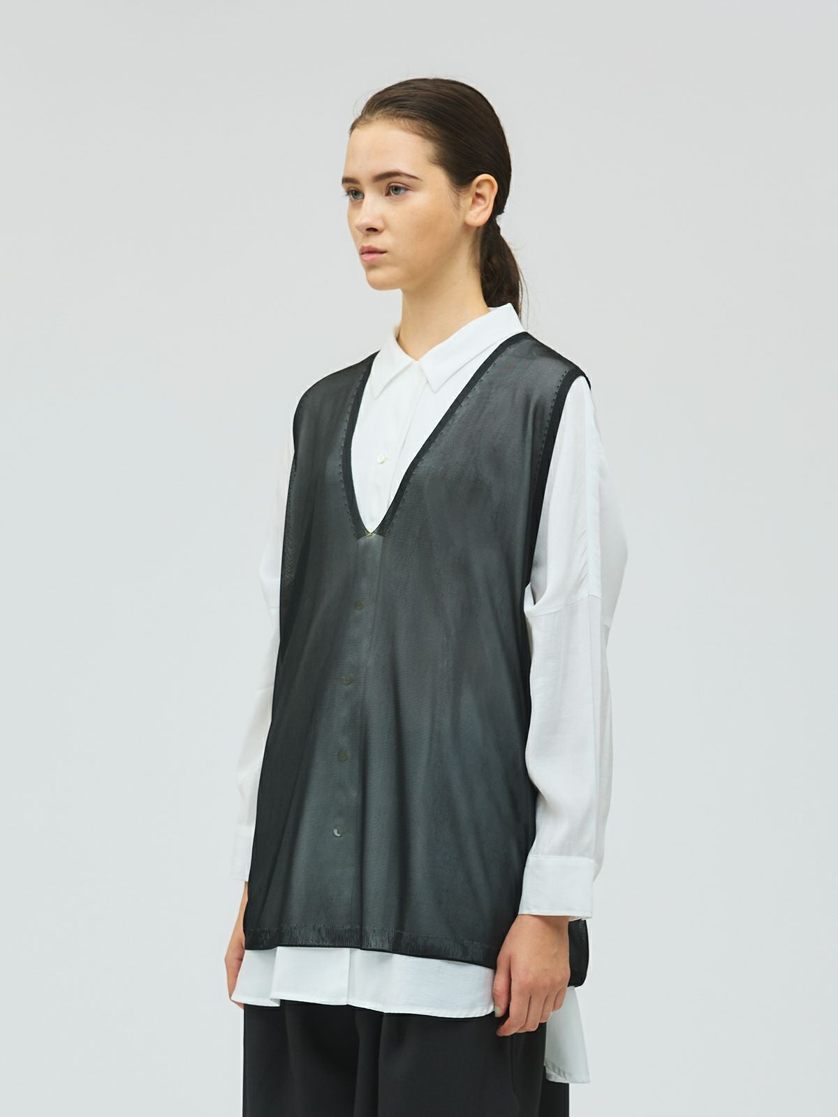 mizuiro ind シアー深Vネックベスト｜ MARcourt ONLINE STORE