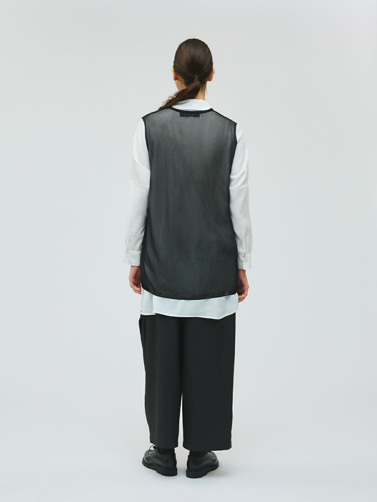 mizuiro ind シアー深Vネックベスト｜ MARcourt ONLINE STORE