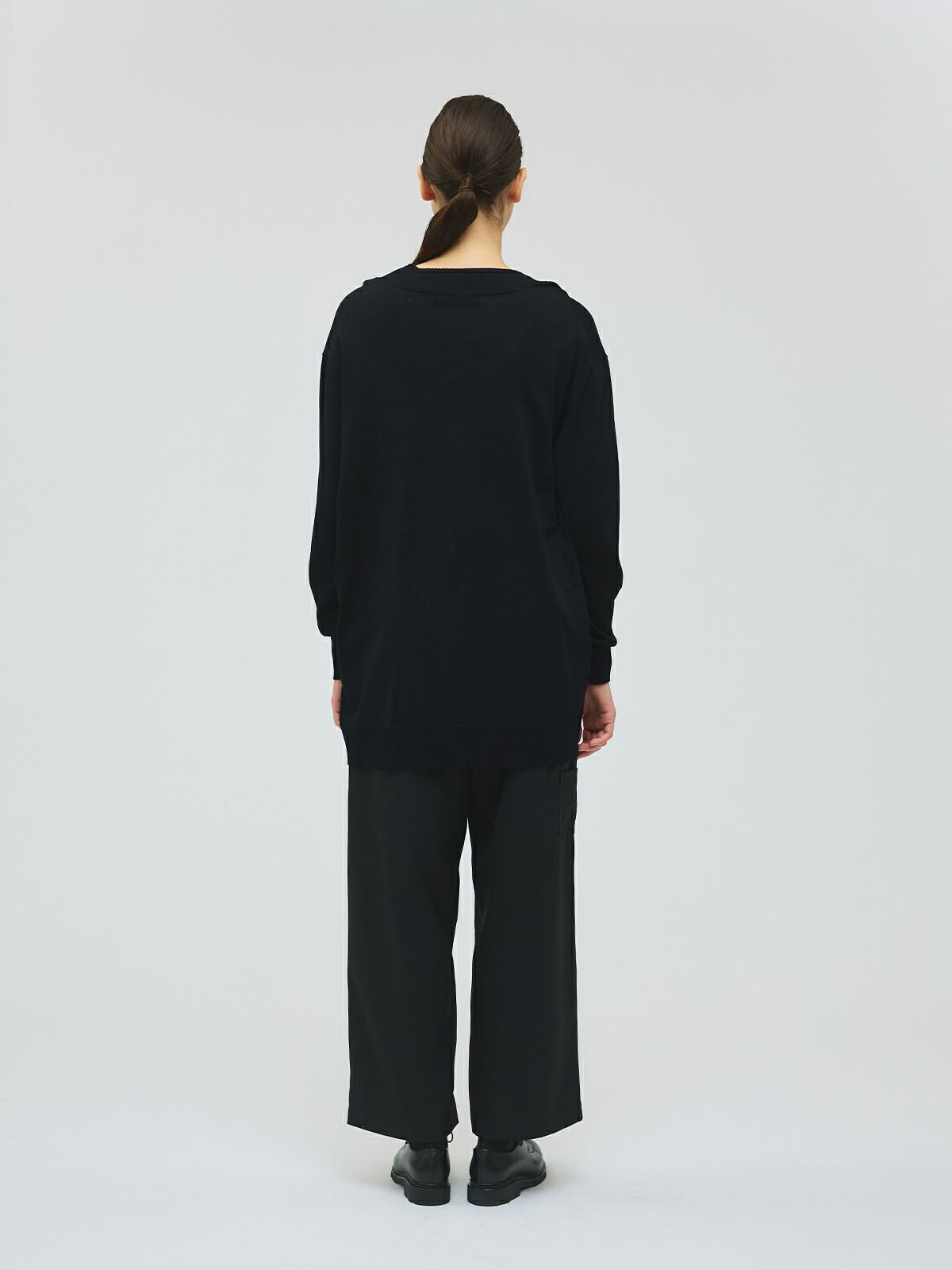 mizuiro ind Vネックワイドプルオーバー｜ MARcourt ONLINE STORE