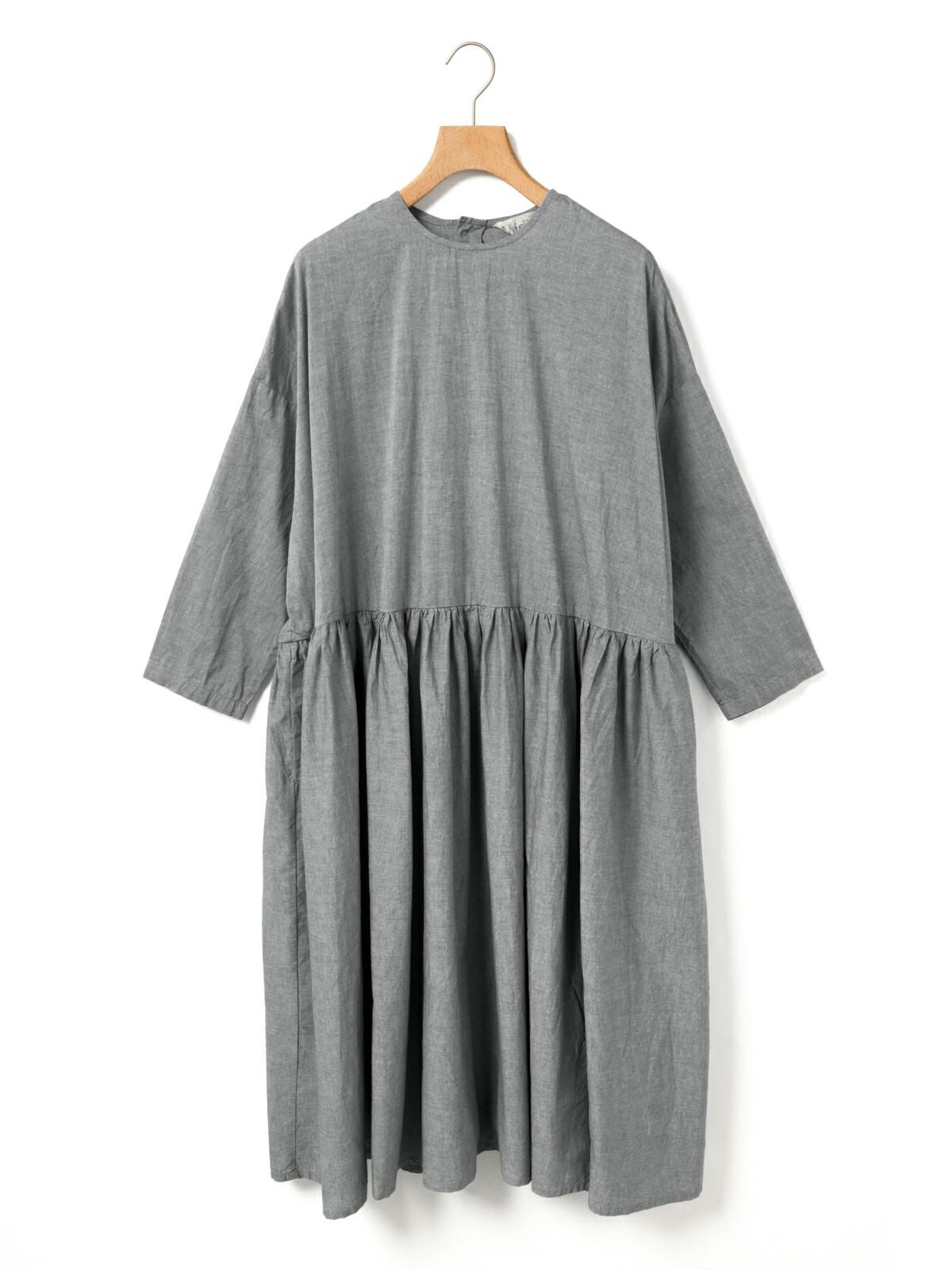 MidiUmi シャンブレーギャザーワンピース｜ MARcourt ONLINE STORE