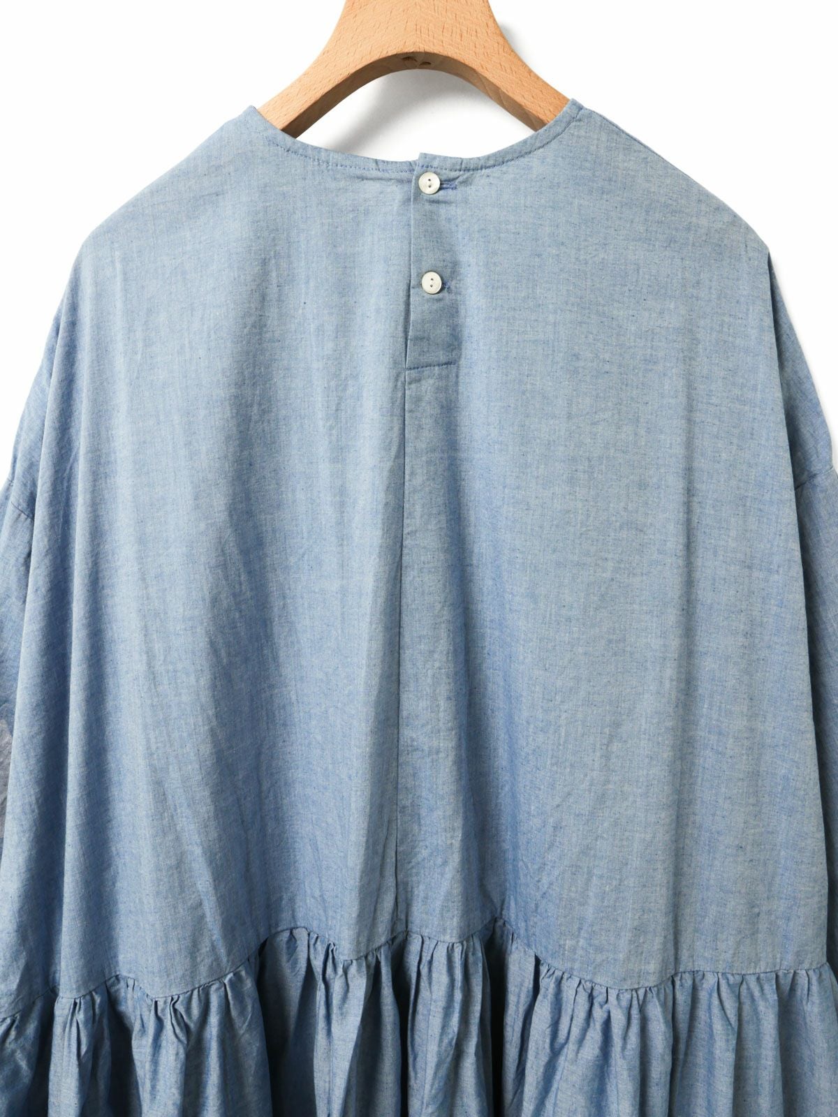 MidiUmi 今春新作シャンブレーギャザーワンピースF定価¥19,580 MidiUmi シャンブレーギャザーワンピース｜ MARcourt ONLINE STORE