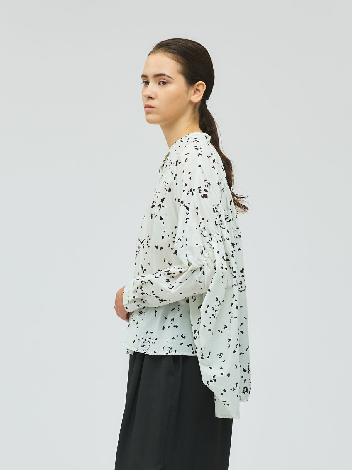 mizuiro ind プリントバックギャザーシャツ｜ MARcourt ONLINE STORE