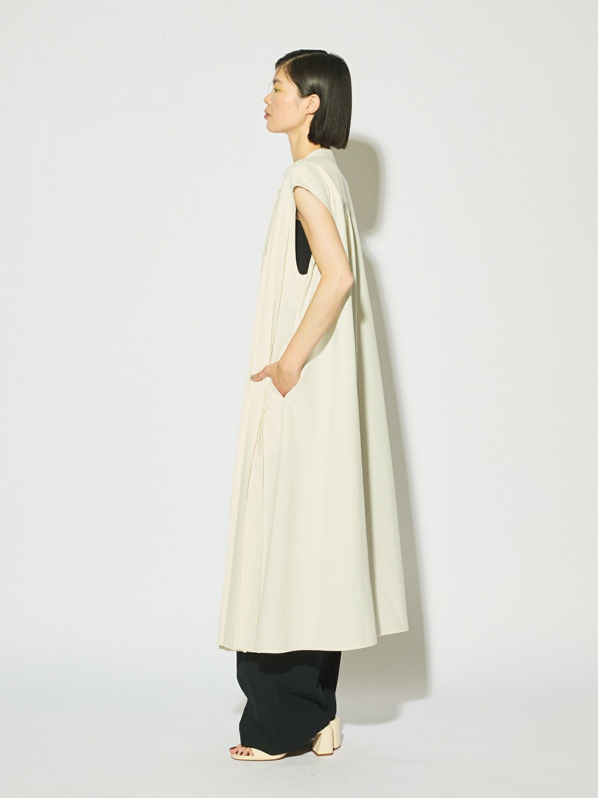 MIDIUMISOLID for Ladies アシンメトリープリーツノースリーブ