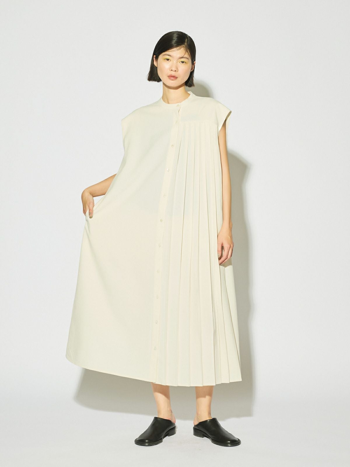 MIDIUMISOLID for Ladies アシンメトリープリーツノースリーブ