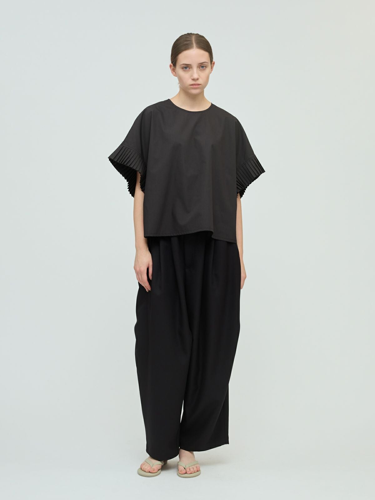 mizuiro ind プリーツスリーブプルオーバー｜ MARcourt ONLINE STORE
